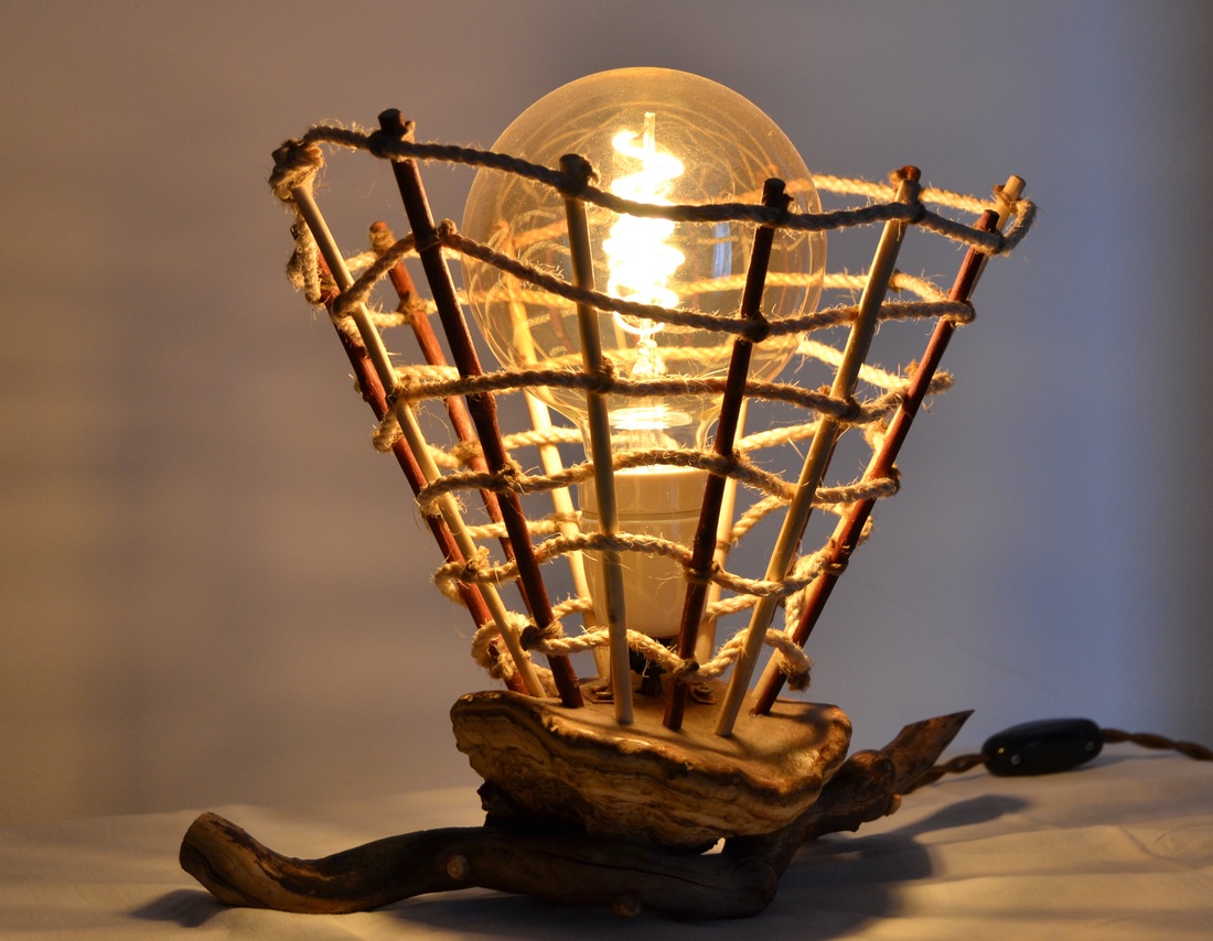 Lotus - casă & stil de viață - lămpi și corpuri de iluminat - lampă de masă - Artynos.ro