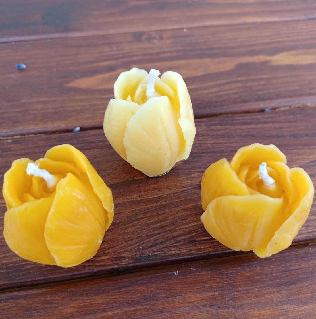 Lumanari lalele din ceara de albine, set 3 bucati - casă & stil de viață - lumânări, parfumuri, arome - lumânare - lumânări artizanale - Artynos.ro