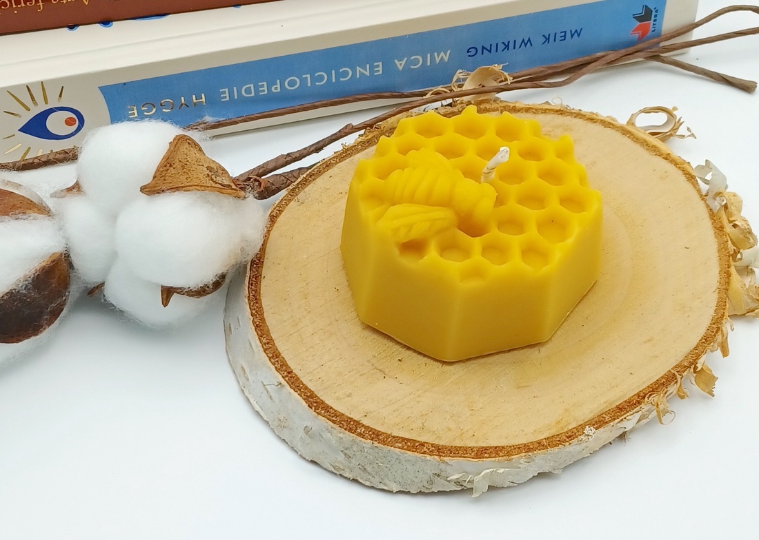 Lumanare hexagon din ceara de albine - casă & stil de viață - lumânări, parfumuri, arome - lumânare - lumânări artizanale - Artynos.ro