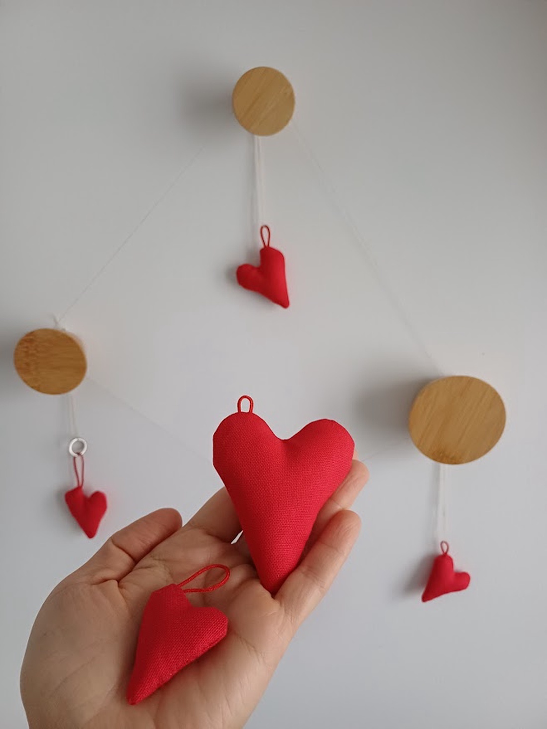 Breloc inimă handmade din material textil - charm pentru poșetă sau rucsac - genți și portofele - accesorii genți - breloc - Artynos.ro