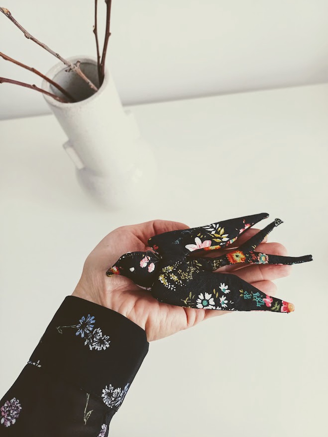 Rândunică textilă handmade - casă & stil de viață - decorațiuni de casă - decorațiuni de pereți - decorațiuni suspendate - Artynos.ro