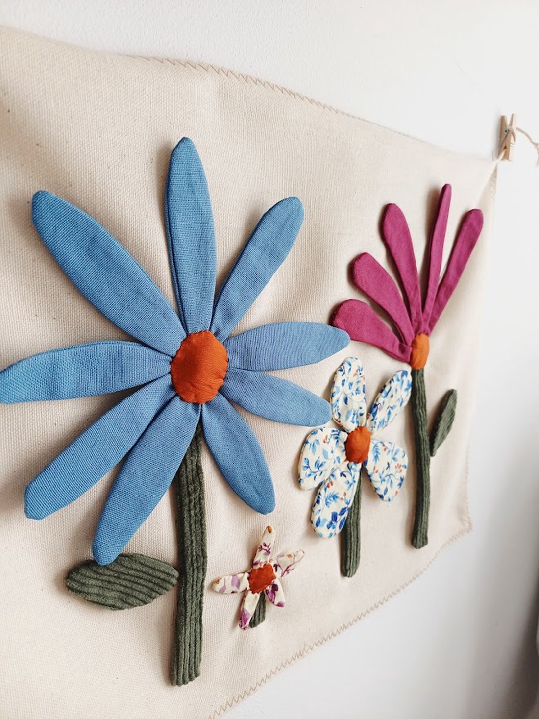 Tablou flori textile handmade - accesorii nuntă - amintiri și cadouri de nuntă - albume foto de nuntă - Artynos.ro