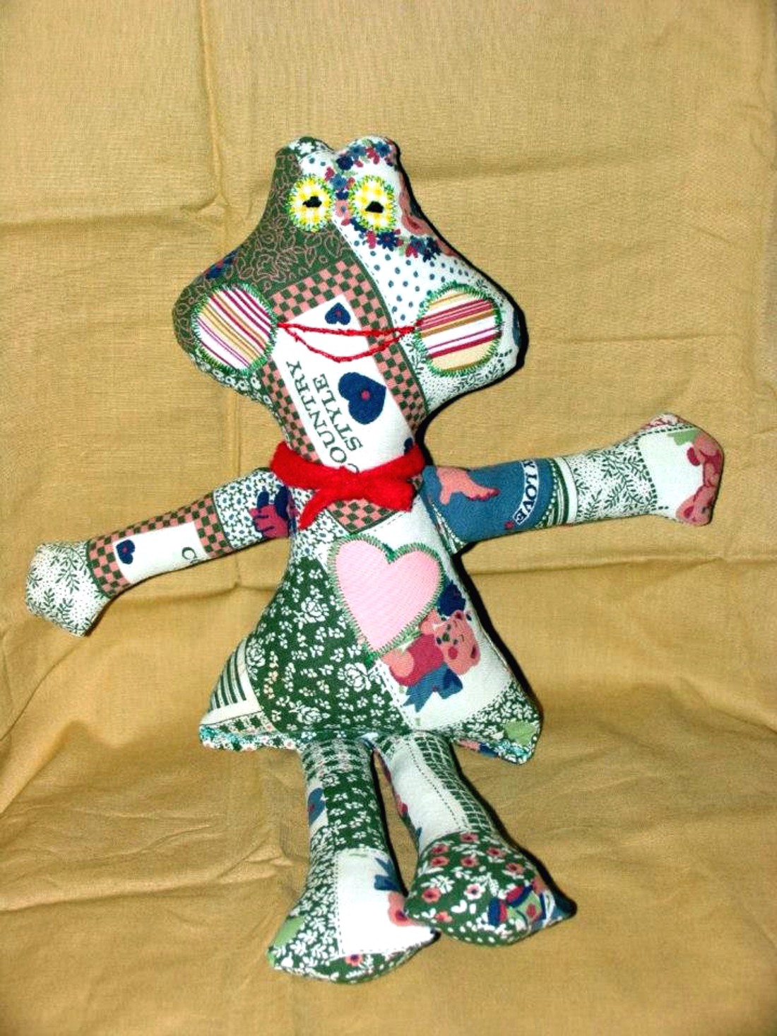 Figurină textilă Tarka Béka -  - Artynos.ro