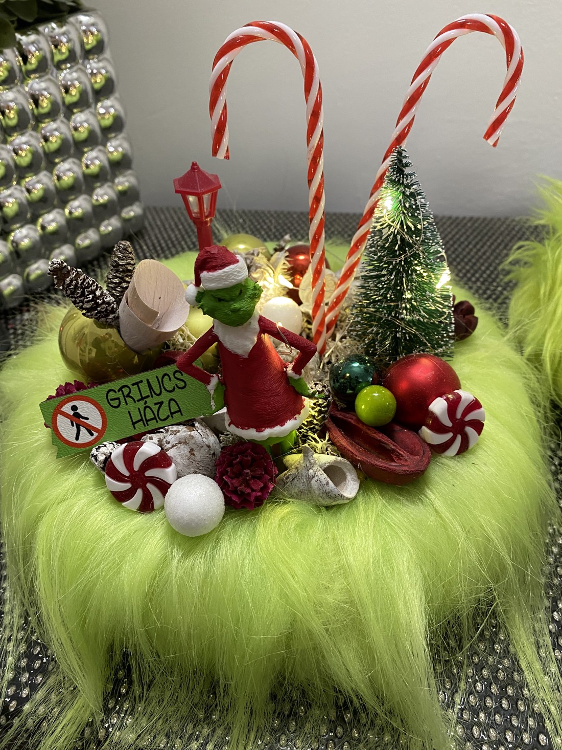 Grinch Crăciun decorare de masă - - Artynos.ro Grinch Crăciun decorare de masă - - Artynos.ro