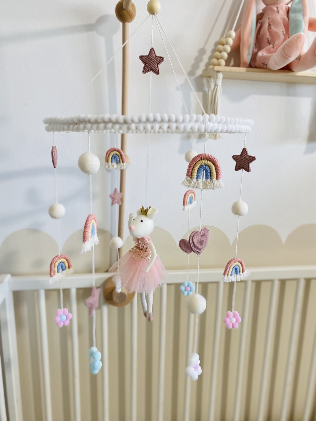 Pastel Dream Pivot pentru pătuț cu șoarece balerină - Pivot pentru bebeluș balerină cu curcubee macrame, pivotare pătuț pastel - - Artynos.ro Pastel Dream Pivot pentru pătuț cu șoarece balerină - Pivot pentru bebeluș balerină cu curcubee macrame, pivotare pătuț pastel - - Artynos.ro