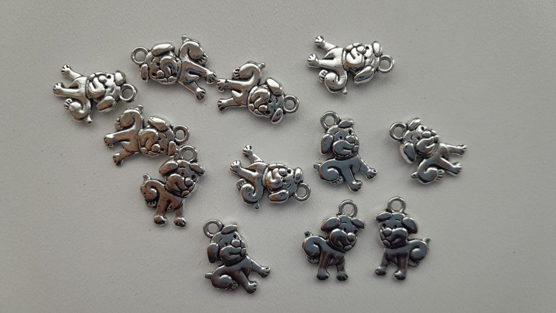 Pandantiv metalic - 17x11mm - câine - 10 buc / pachet - culoare argintiu antichizat - - Artynos.ro Pandantiv metalic - 17x11mm - câine - 10 buc / pachet - culoare argintiu antichizat - - Artynos.ro