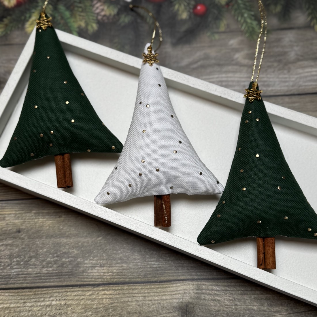 Pom de pin ornament de Crăciun cu bețe de scorțișoară / set de 3/ -  - Artynos.ro