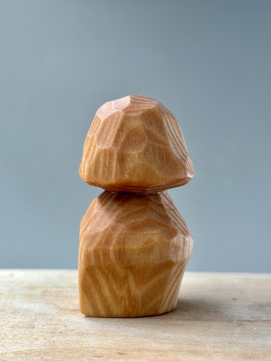 Ciupercă-căsuță din lemn de tei - figurină unicat - arte vizuale și accesorii - sculptură - statuie lemn - Artynos.ro Ciupercă-căsuță din lemn de tei - figurină unicat - arte vizuale și accesorii - sculptură - statuie lemn - Artynos.ro