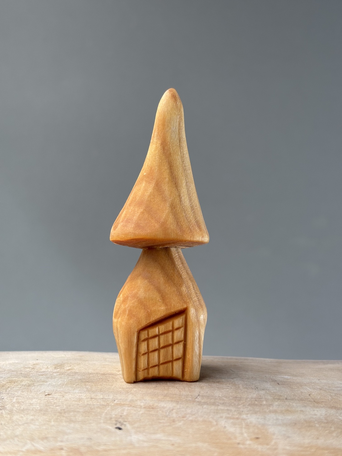 Ciupercuță Căsuță din Lemn de Tei Sculptură Unicat - arte vizuale și accesorii - sculptură - statuie lemn - Artynos.ro Ciupercuță Căsuță din Lemn de Tei Sculptură Unicat - arte vizuale și accesorii - sculptură - statuie lemn - Artynos.ro