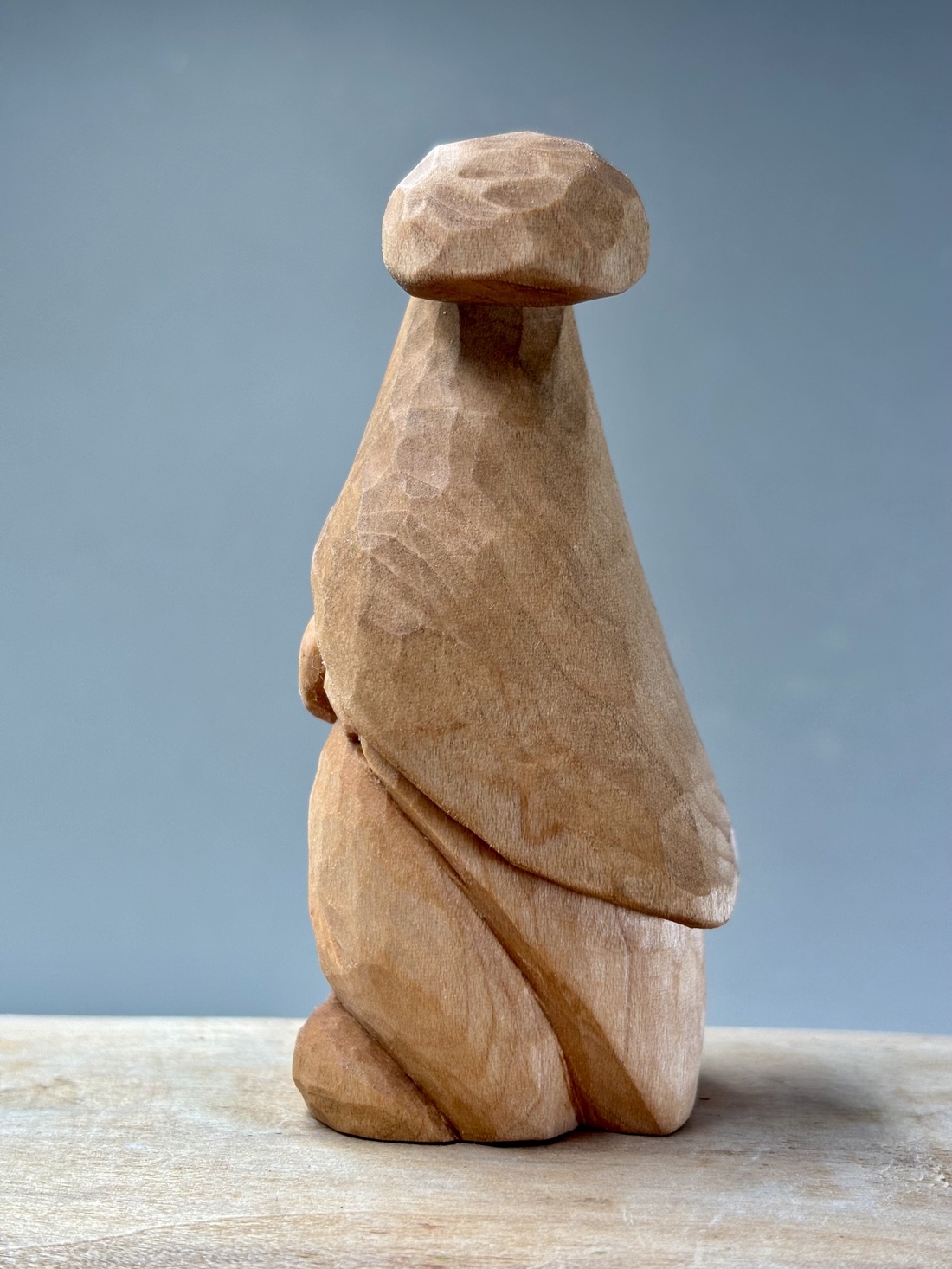 Gnom din lemn de tei sculptură rustică - accesorii de crăciun - cadou tematic de moș crăciun, decorațiuni - decor de interior moș crăciun - Artynos.ro Gnom din lemn de tei sculptură rustică - accesorii de crăciun - cadou tematic de moș crăciun, decorațiuni - decor de interior moș crăciun - Artynos.ro