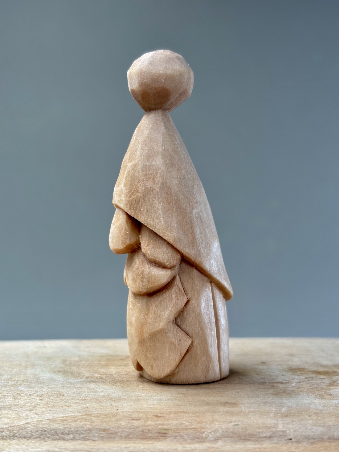 Gnom mic din lemn de tei sculptură artizanală rustică - accesorii de crăciun - cadou tematic de moș crăciun, decorațiuni - cadouri de moș crăciun - Artynos.ro Gnom mic din lemn de tei sculptură artizanală rustică - accesorii de crăciun - cadou tematic de moș crăciun, decorațiuni - cadouri de moș crăciun - Artynos.ro