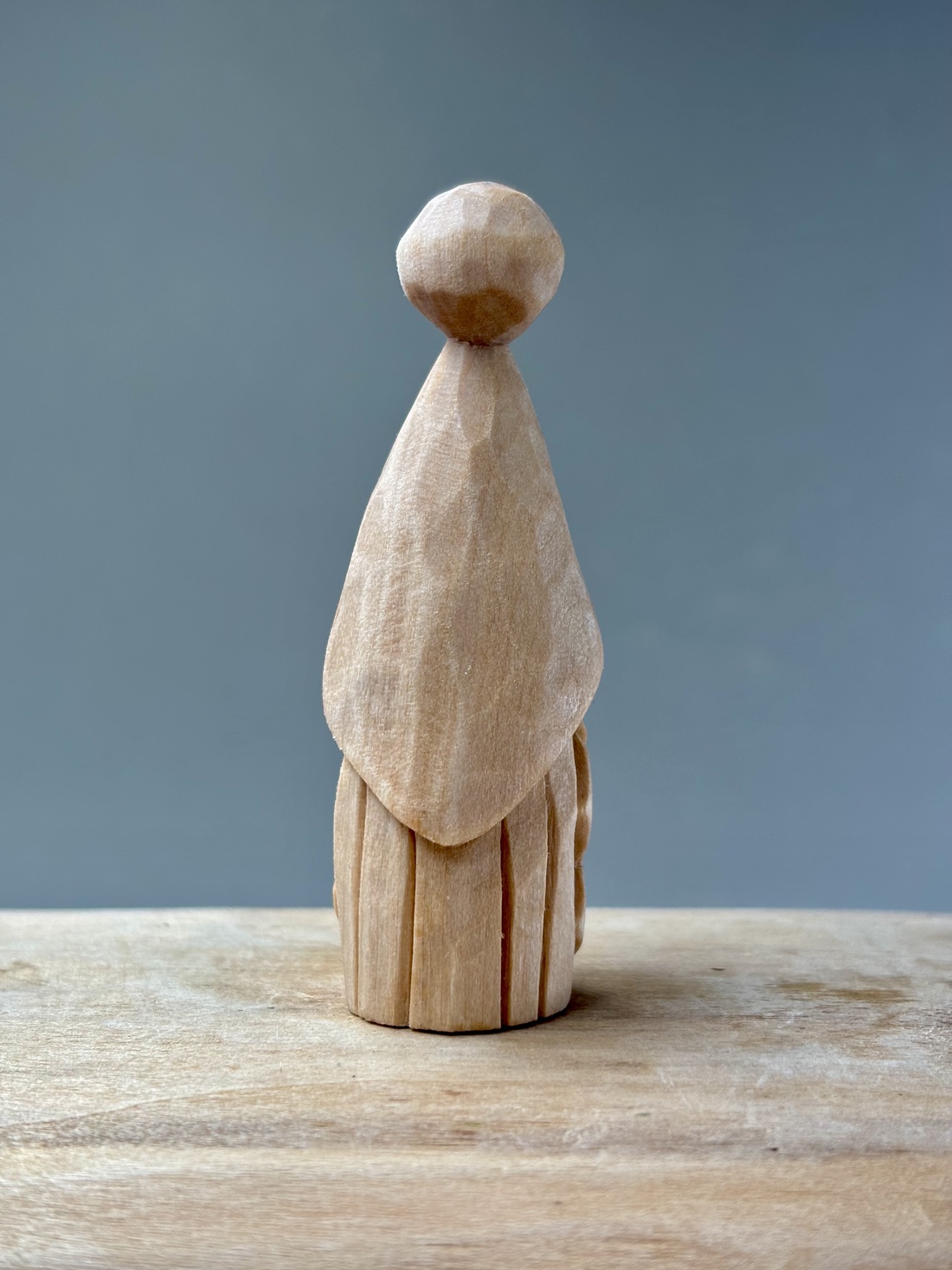 Gnom mic din lemn de tei sculptură artizanală rustică - accesorii de crăciun - cadou tematic de moș crăciun, decorațiuni - cadouri de moș crăciun - Artynos.ro Gnom mic din lemn de tei sculptură artizanală rustică - accesorii de crăciun - cadou tematic de moș crăciun, decorațiuni - cadouri de moș crăciun - Artynos.ro