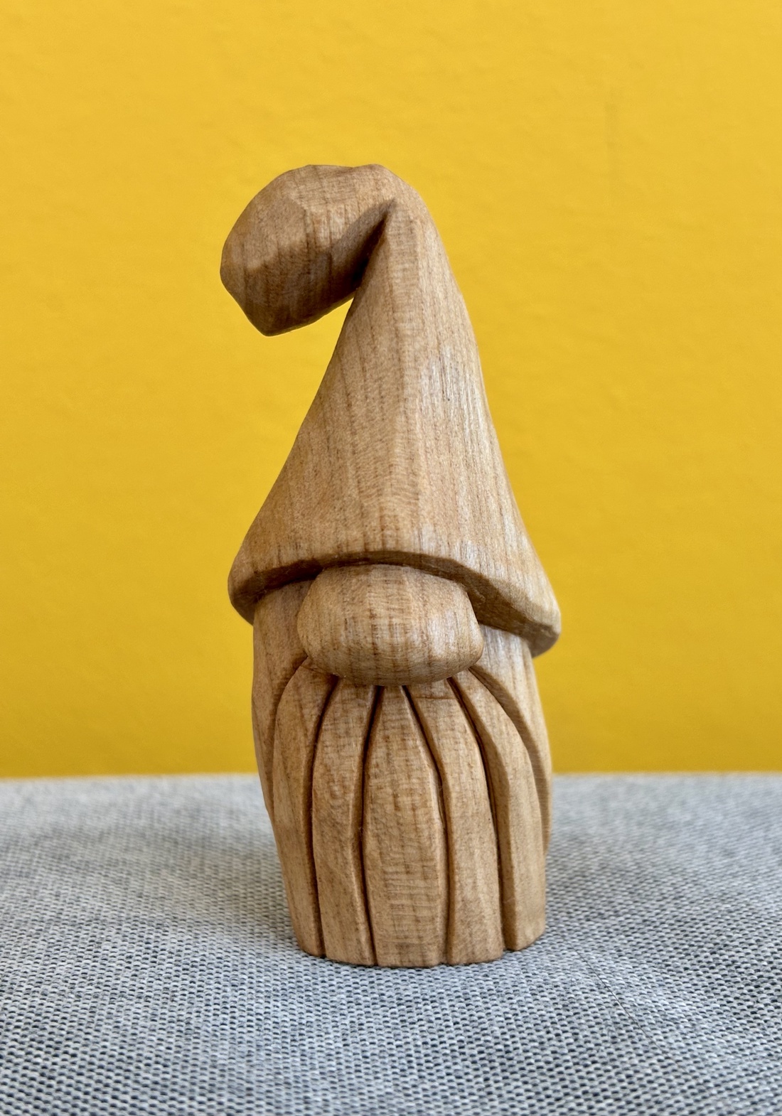 Gnom mic morocănos din lemn de cireș - accesorii de crăciun - cadou tematic de moș crăciun, decorațiuni - cadouri de moș crăciun - Artynos.ro Gnom mic morocănos din lemn de cireș - accesorii de crăciun - cadou tematic de moș crăciun, decorațiuni - cadouri de moș crăciun - Artynos.ro