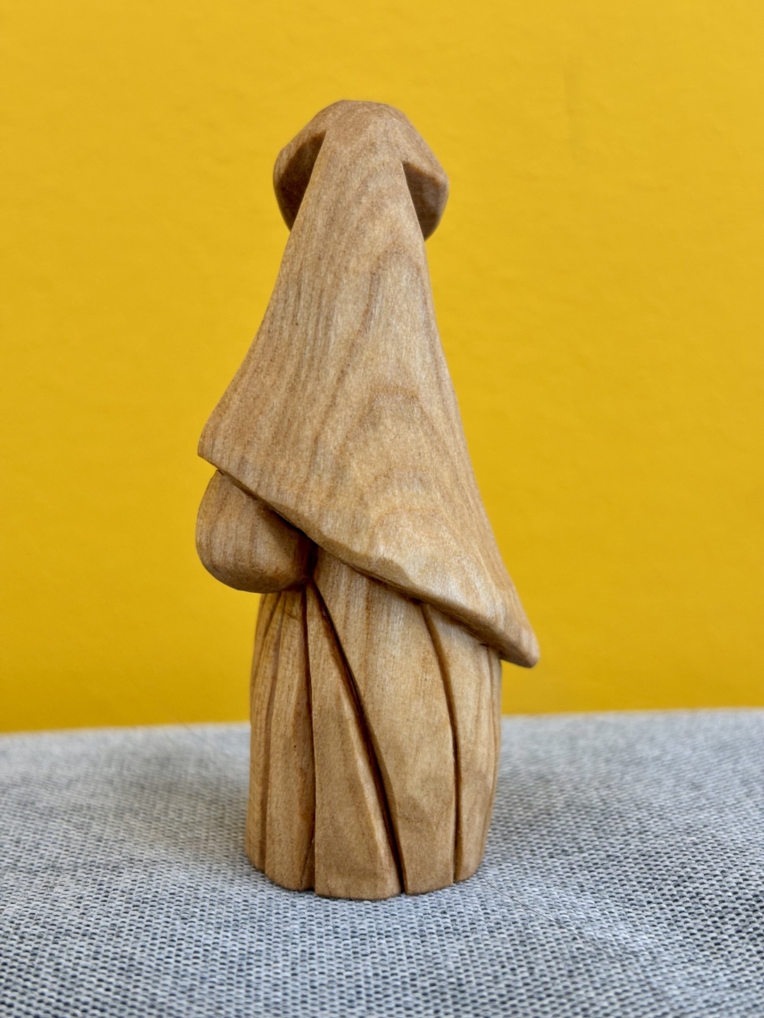Gnom mic morocănos din lemn de cireș - accesorii de crăciun - cadou tematic de moș crăciun, decorațiuni - cadouri de moș crăciun - Artynos.ro Gnom mic morocănos din lemn de cireș - accesorii de crăciun - cadou tematic de moș crăciun, decorațiuni - cadouri de moș crăciun - Artynos.ro