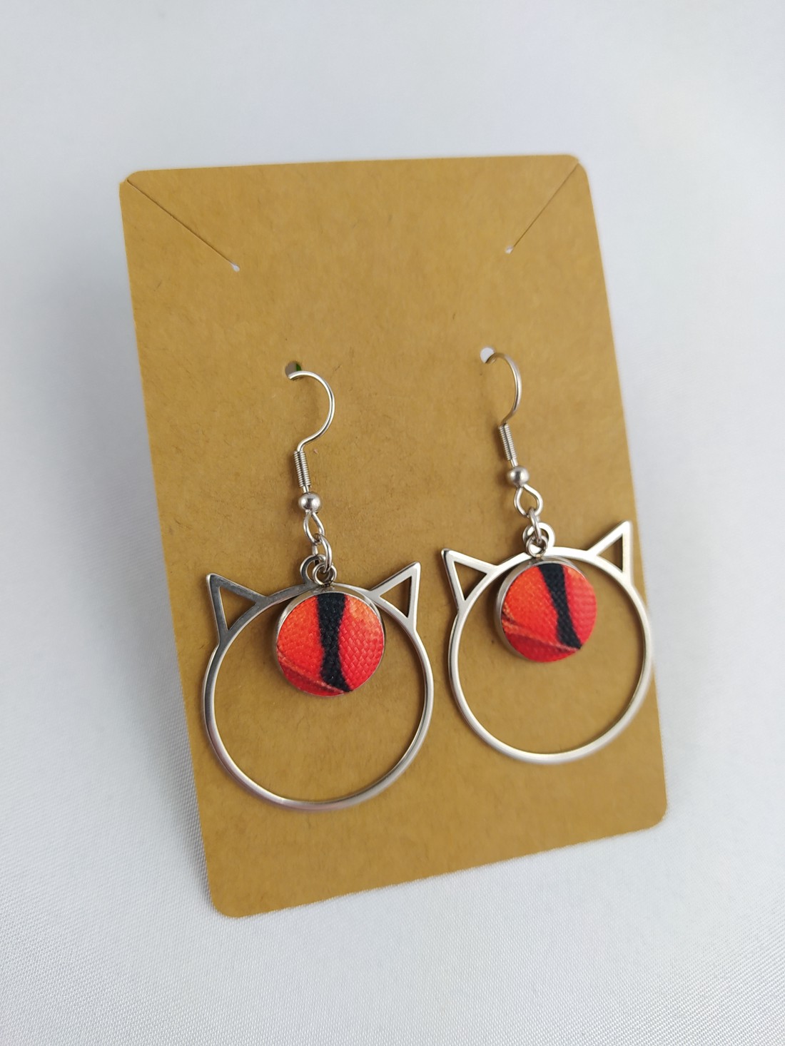 Cercei pisoi - bijuterii - cercei - Artynos.ro Cercei pisoi - bijuterii - cercei - Artynos.ro