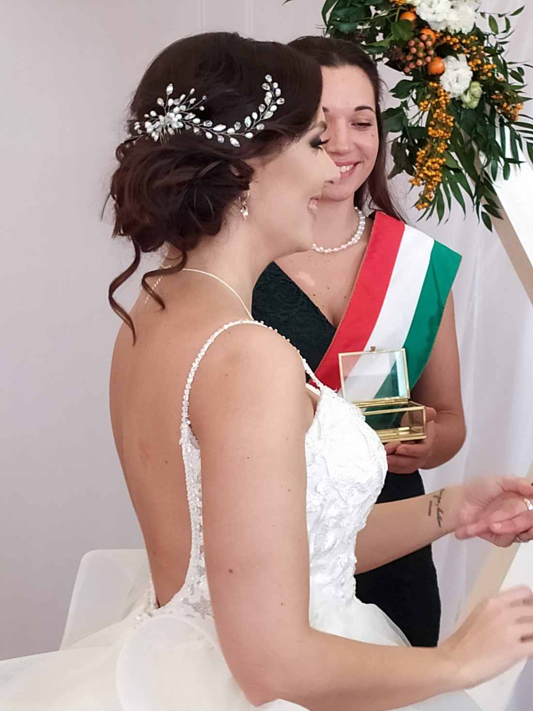 Înfășurarea accesoriilor de păr - - Artynos.ro Înfășurarea accesoriilor de păr - - Artynos.ro