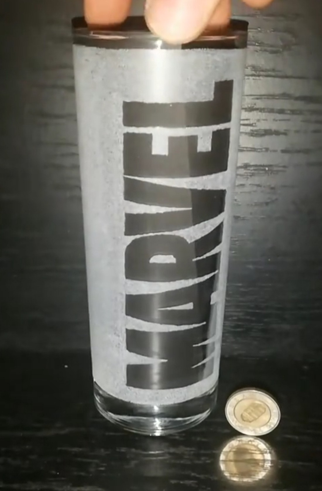 Pahar de sticlă cu model Spider-Man gravat manual  -  - Artynos.ro