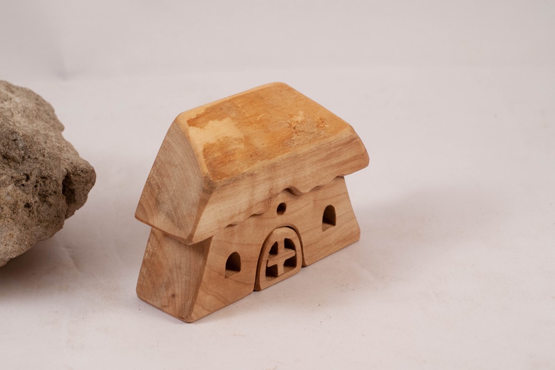 Casă din lemn, constructor din lemn, puzzle jigsaw - - Artynos.ro Casă din lemn, constructor din lemn, puzzle jigsaw - - Artynos.ro