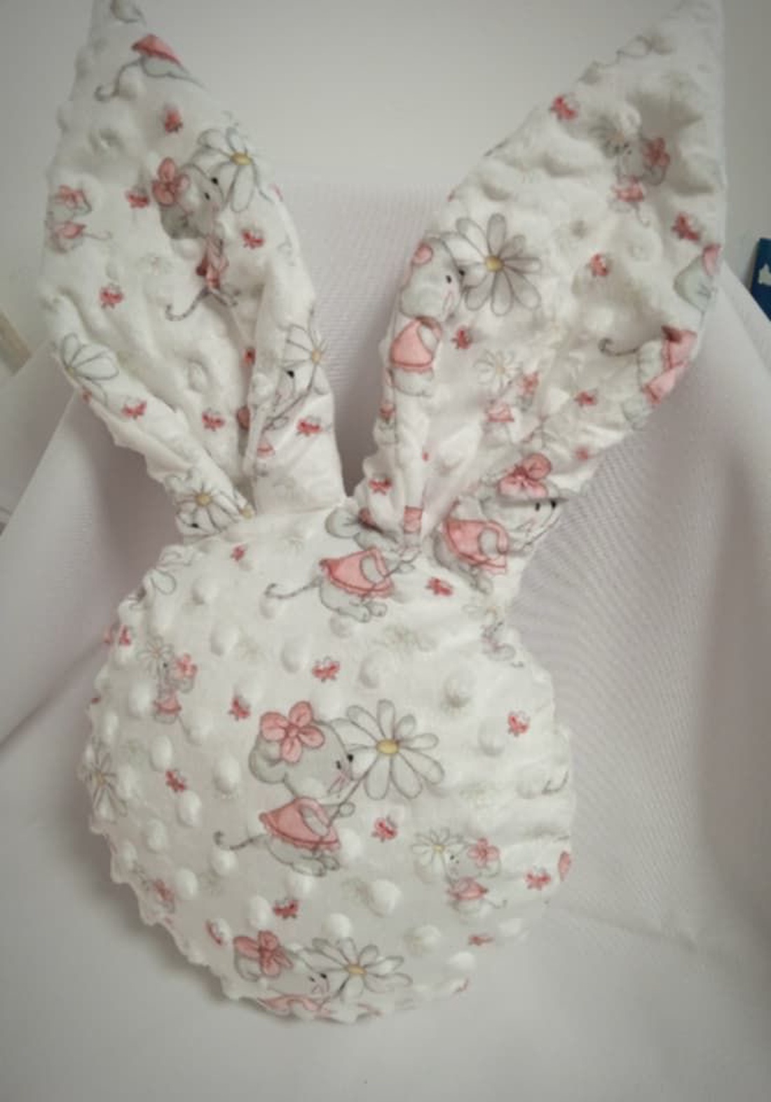 Pernă iepuraș - jucării și echipamente pentru copii - cadouri baby shower - Artynos.ro Pernă iepuraș - jucării și echipamente pentru copii - cadouri baby shower - Artynos.ro