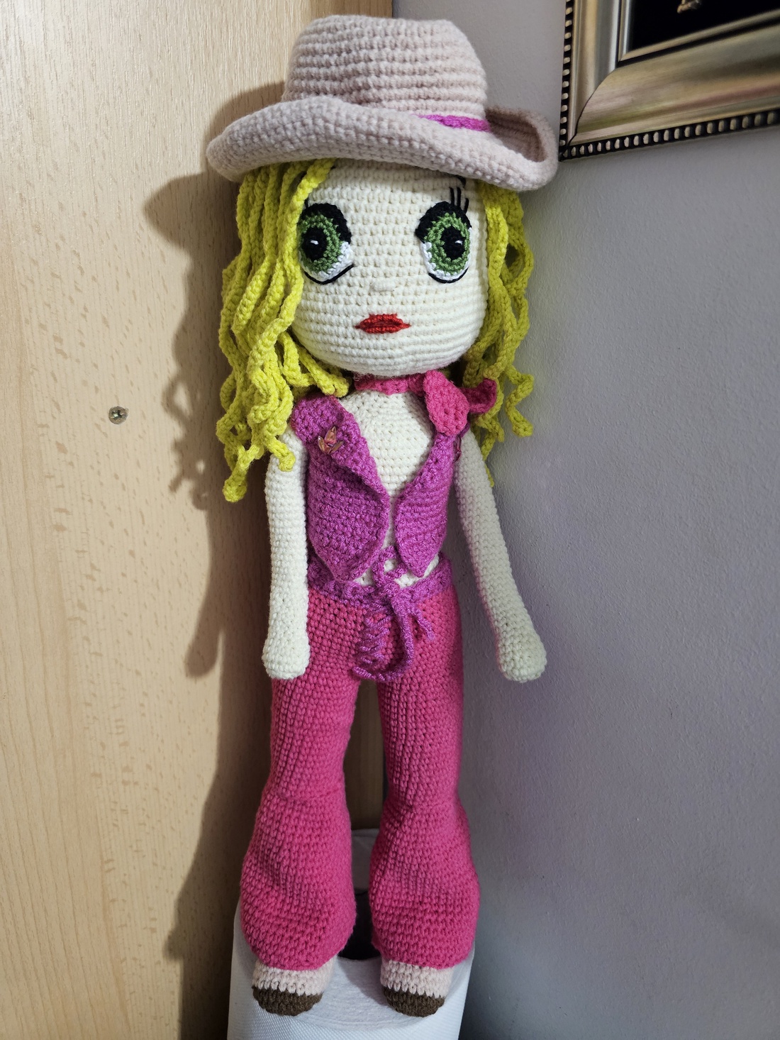 Păpușa Barbie - jucării și echipamente pentru copii - plușuri - păpușă croșetată, păpușă de pluș - Artynos.ro Păpușa Barbie - jucării și echipamente pentru copii - plușuri - păpușă croșetată, păpușă de pluș - Artynos.ro