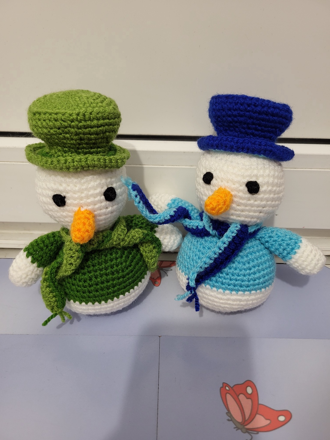 Oameni de zăpadă croșetați  - jucării și echipamente pentru copii - plușuri - personaje de basm din pluș - Artynos.ro