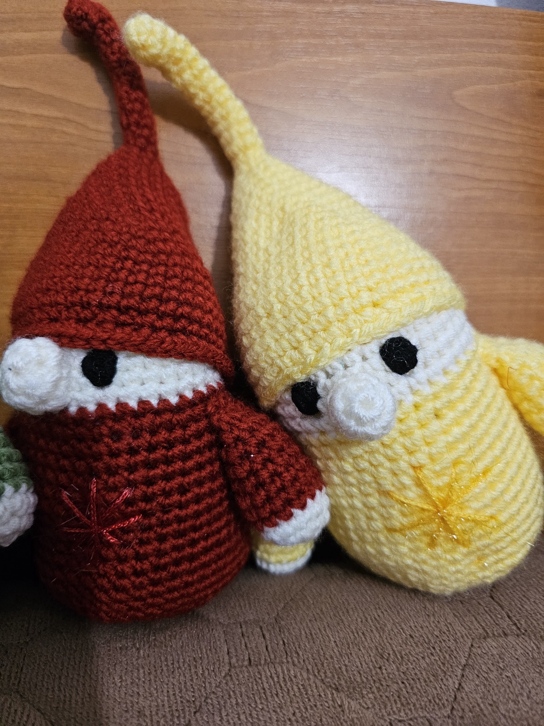 Moși de iarnă croșetați - crăciun - cadouri de moș crăciun - decor cu moș crăciun - Artynos.ro