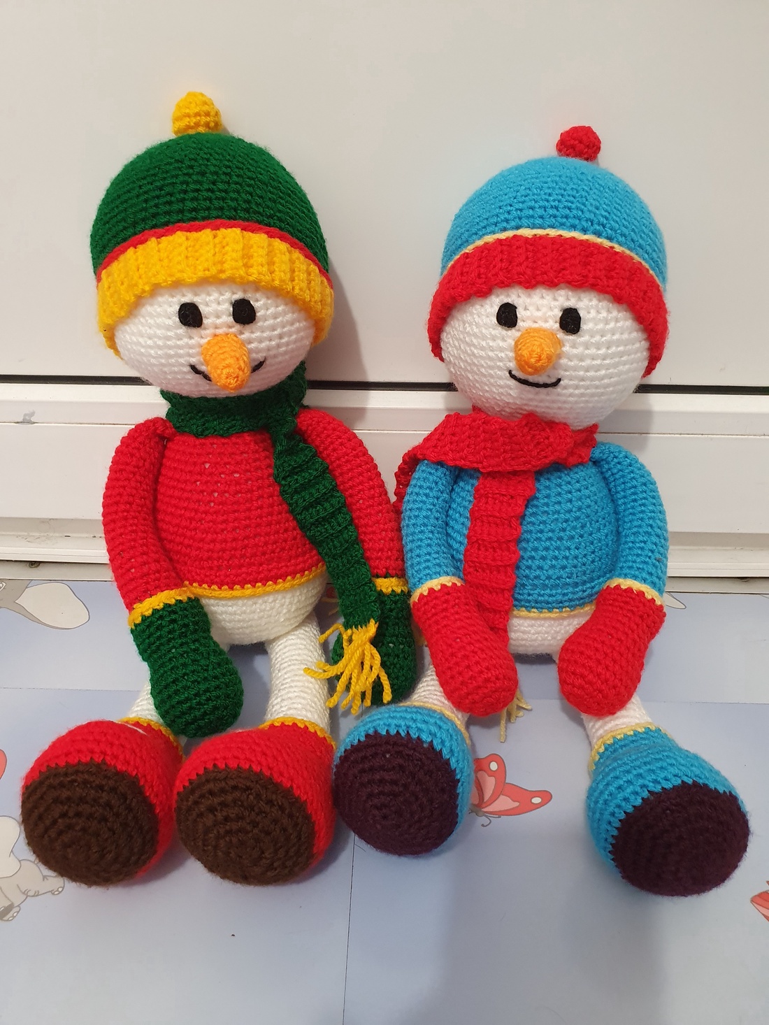 Oameni de zăpadă croșetați  - jucării și echipamente pentru copii - plușuri - figurine de pluș - Artynos.ro