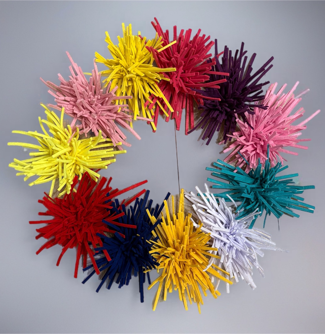 Broșă Mutzoasa roșie  - bijuterii - broșe - Artynos.ro