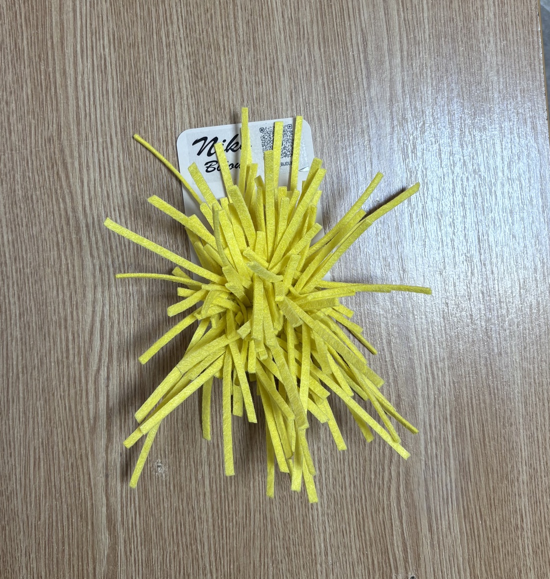 Broșă Mutzoasa galbenă  - bijuterii - broșe - Artynos.ro