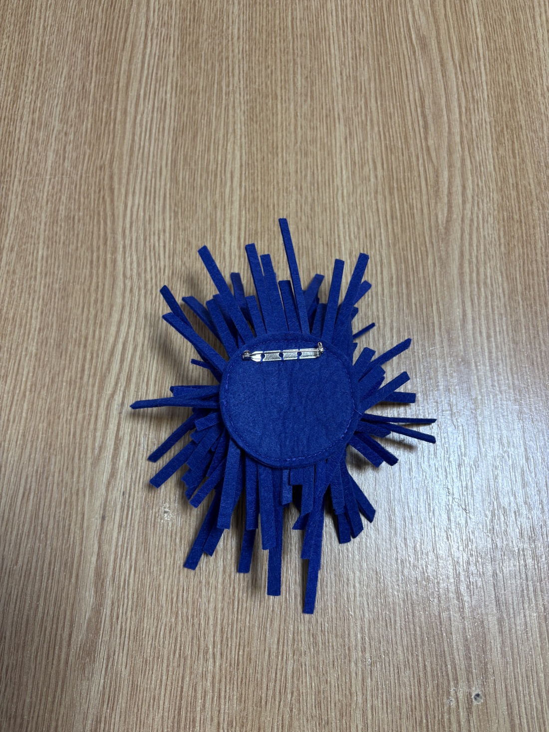 Broșă colorată  - bijuterii - broșe - Artynos.ro