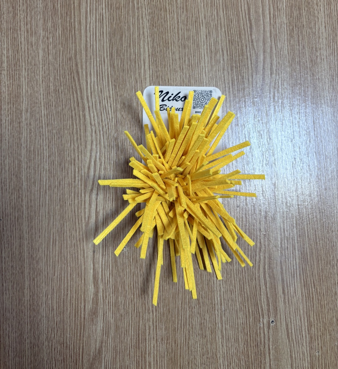 Broșă colorată  - bijuterii - broșe - Artynos.ro