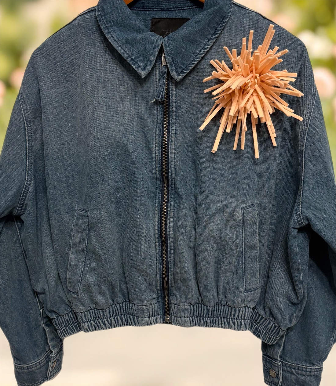 Broșă roz somon - bijuterii - broșe - Artynos.ro