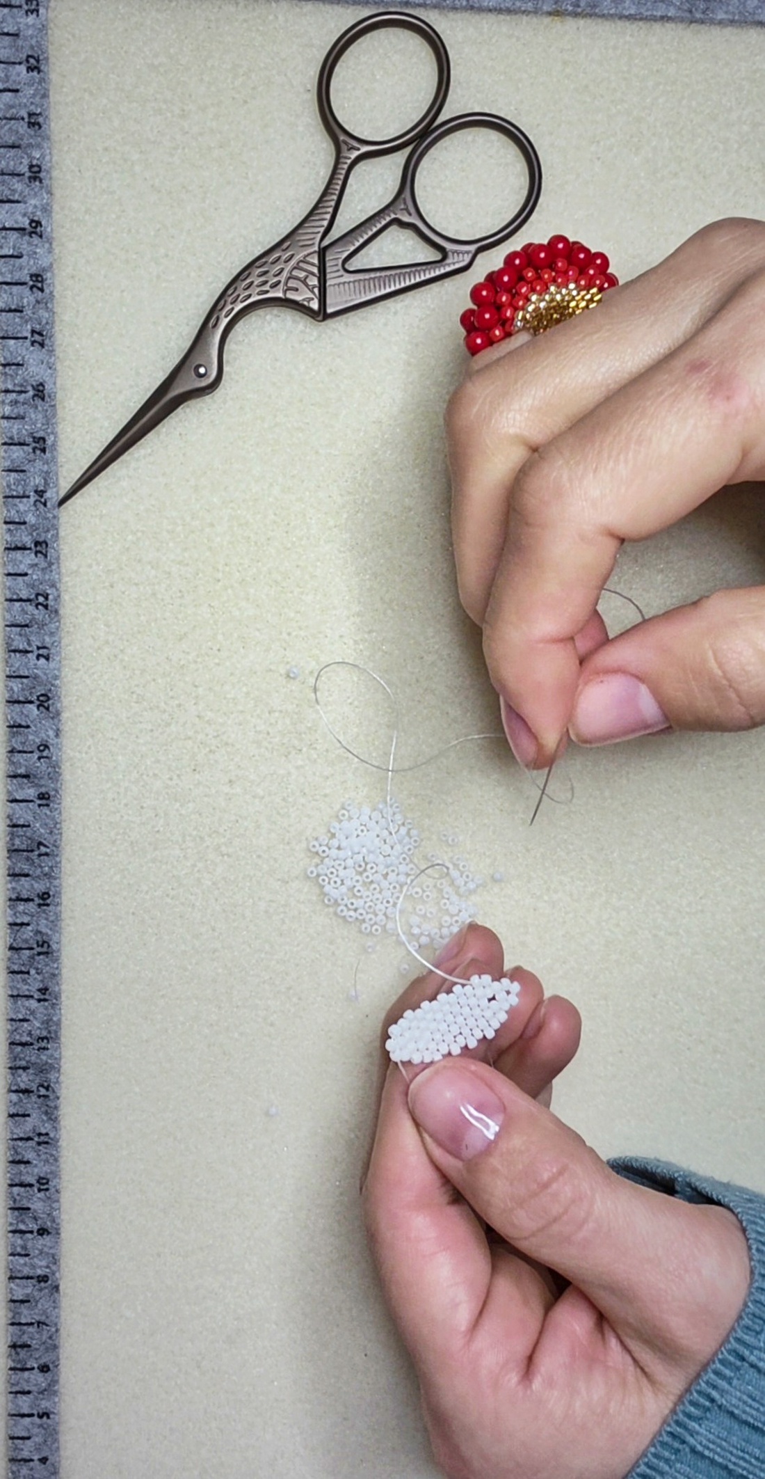 Cercei ghiocei  lucrați manual cu mărgele  - bijuterii - cercei - cercei din mărgele - Artynos.ro