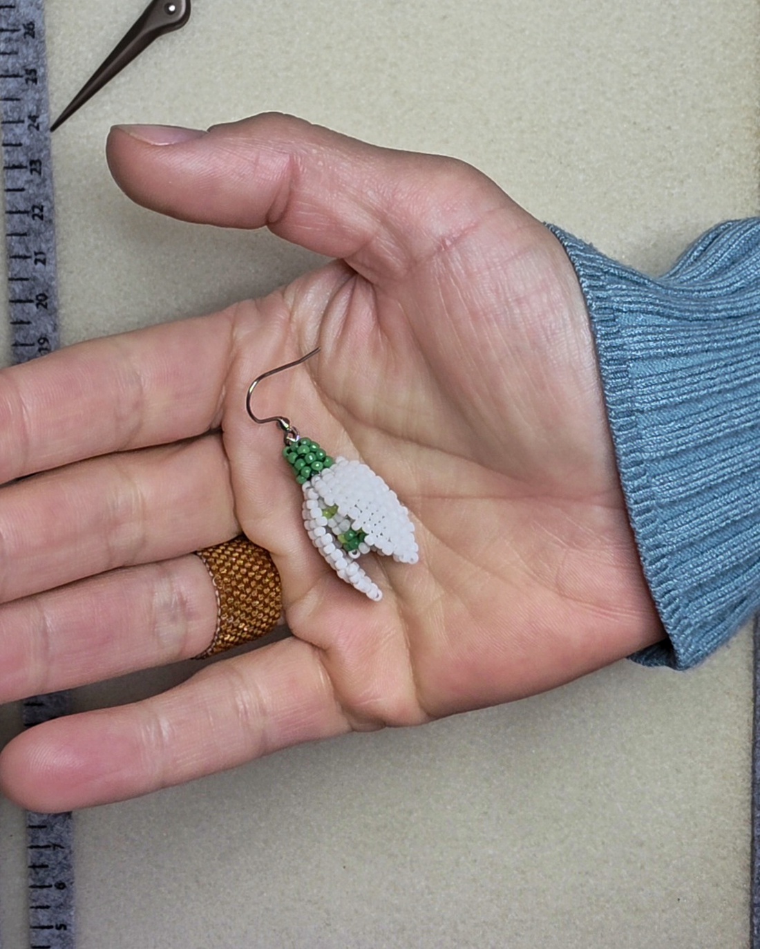 Cercei ghiocei  lucrați manual cu mărgele  - bijuterii - cercei - cercei din mărgele - Artynos.ro
