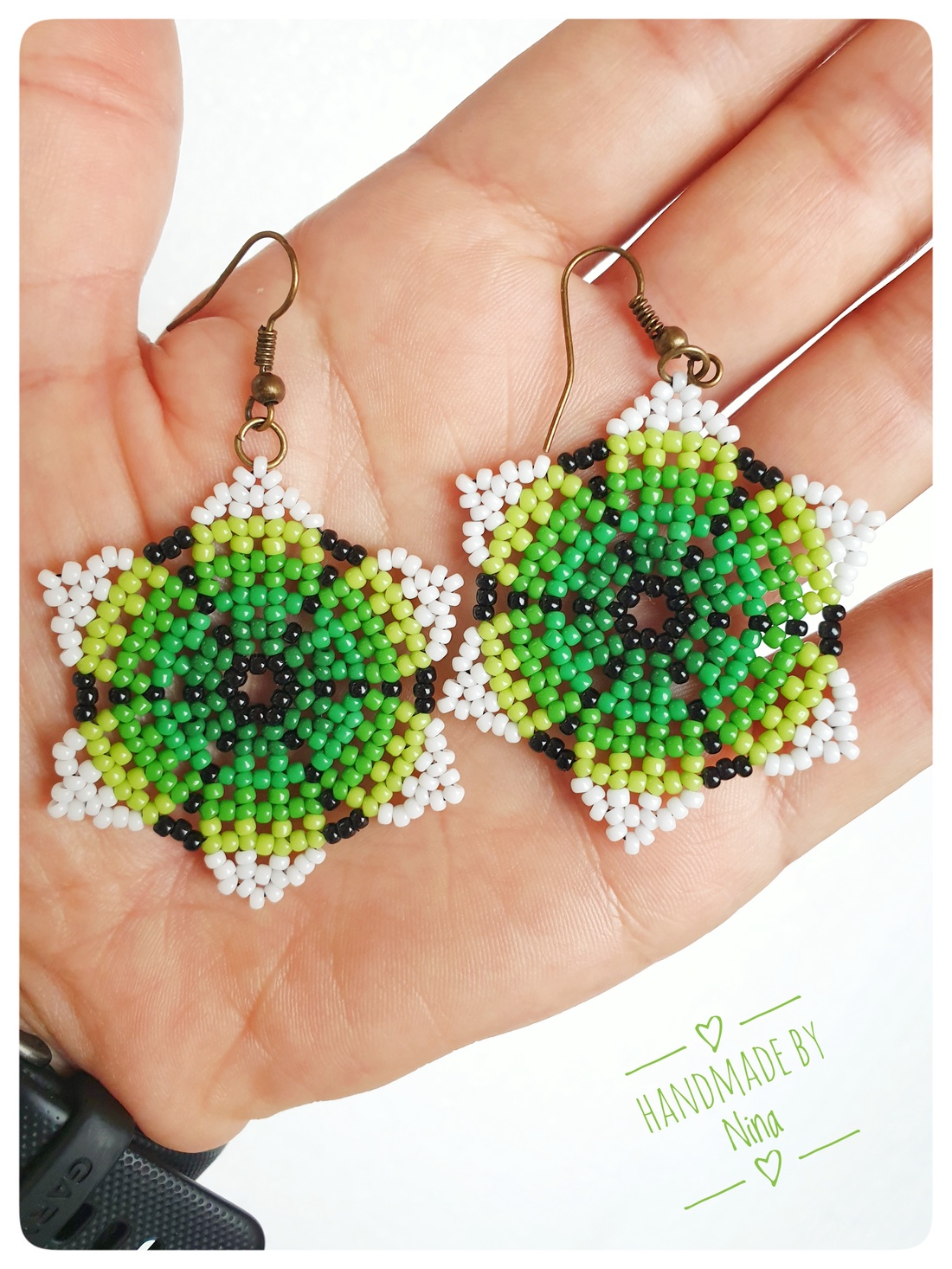 Cercei Floare lucrați manual cu mărgele  - bijuterii - cercei - cercei din mărgele - Artynos.ro