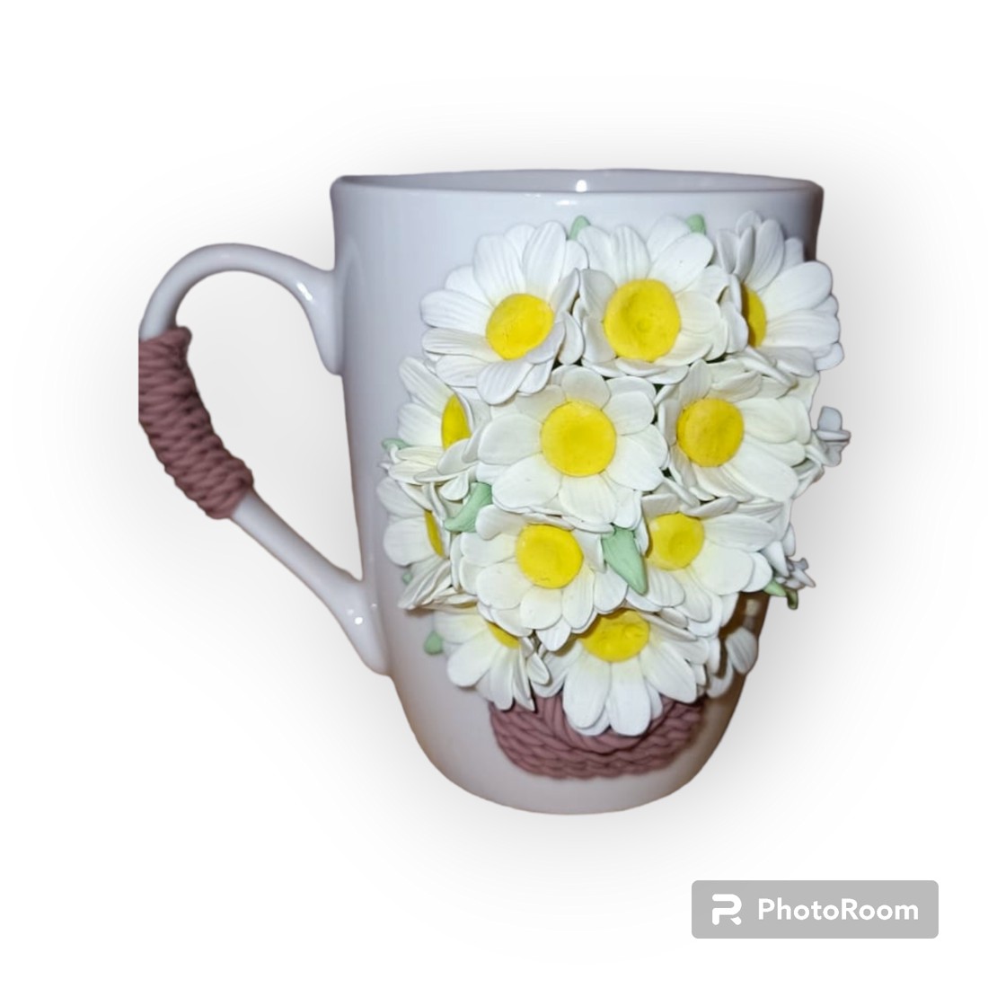 Cu decor de cană. Argilă polimerică. Mușețel într-un coș -  - Artynos.ro