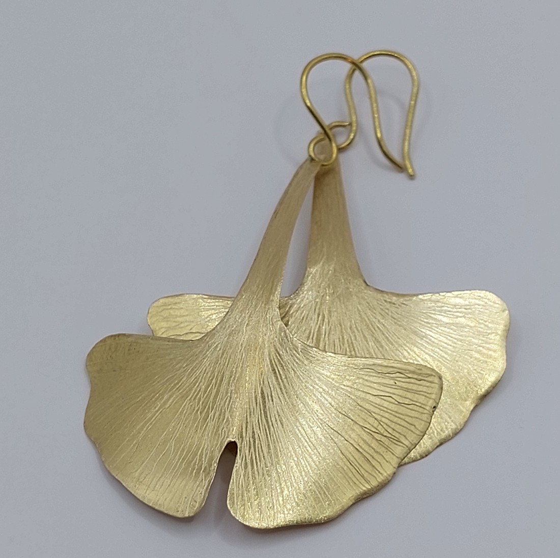 Cercei speciali din alamă GINKGO BILOBA - bijuterii - cercei cu figurine - Artynos.ro Cercei speciali din alamă GINKGO BILOBA - bijuterii - cercei cu figurine - Artynos.ro