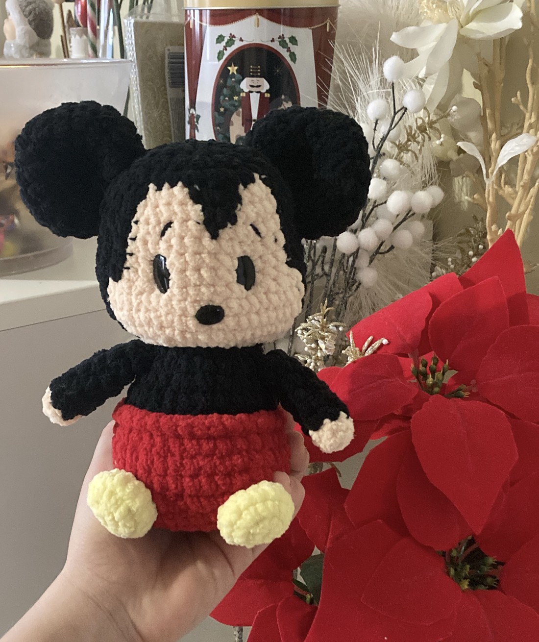Mickey Mouse/ pluș croșetat Mickey Mouse - - Artynos.ro Mickey Mouse/ pluș croșetat Mickey Mouse - - Artynos.ro