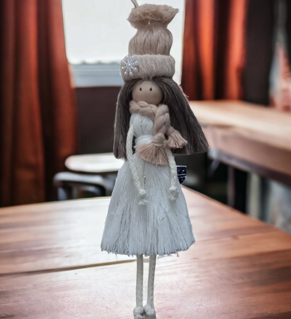 Makramé ornament pom de Crăciun - păpușă în set de iarnă - crăciun - decorațiuni de crăciun de casă - Artynos.ro Makramé ornament pom de Crăciun - păpușă în set de iarnă - crăciun - decorațiuni de crăciun de casă - Artynos.ro