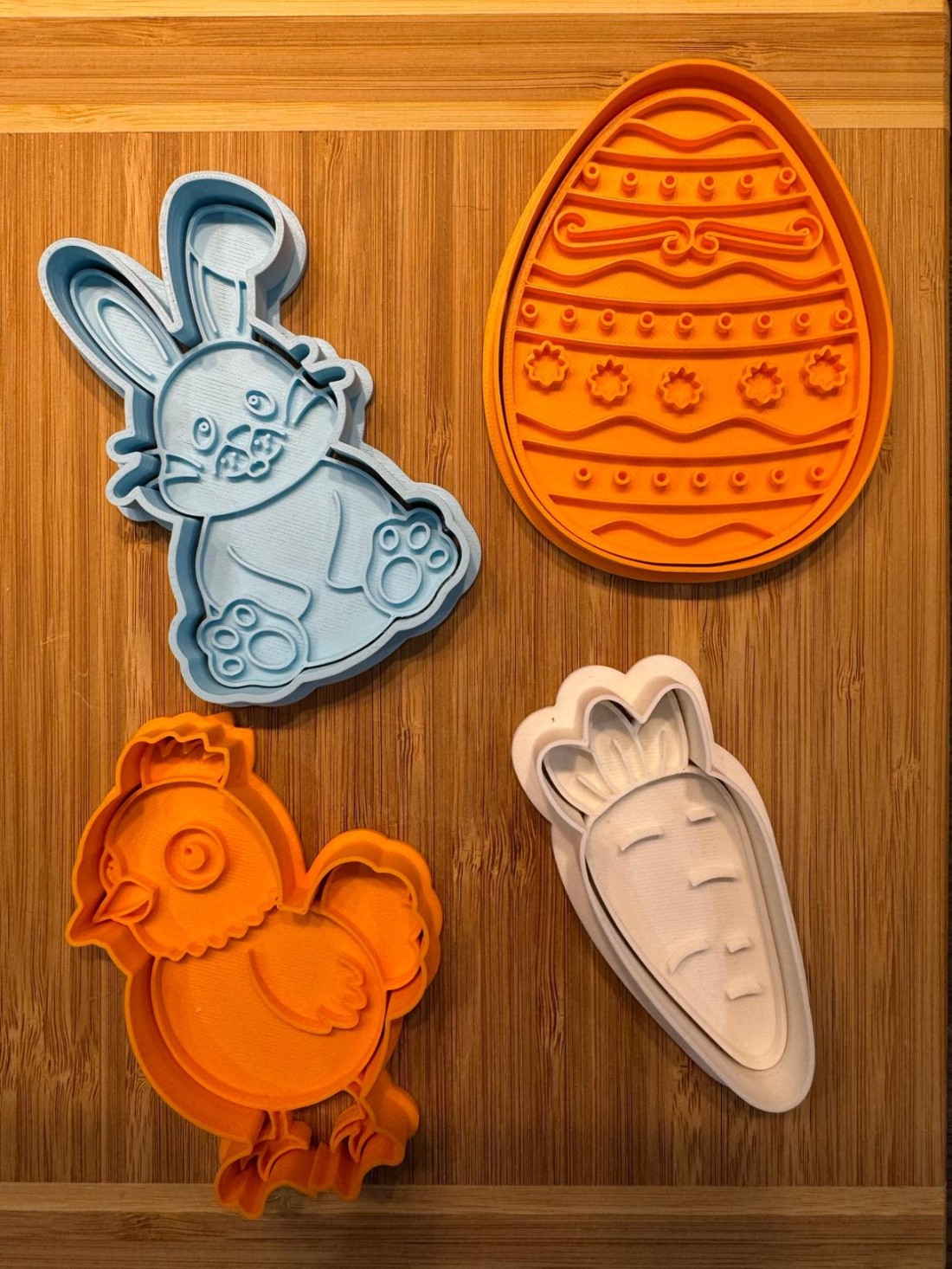 Set de forme de copt pentru Paște -  - Artynos.ro