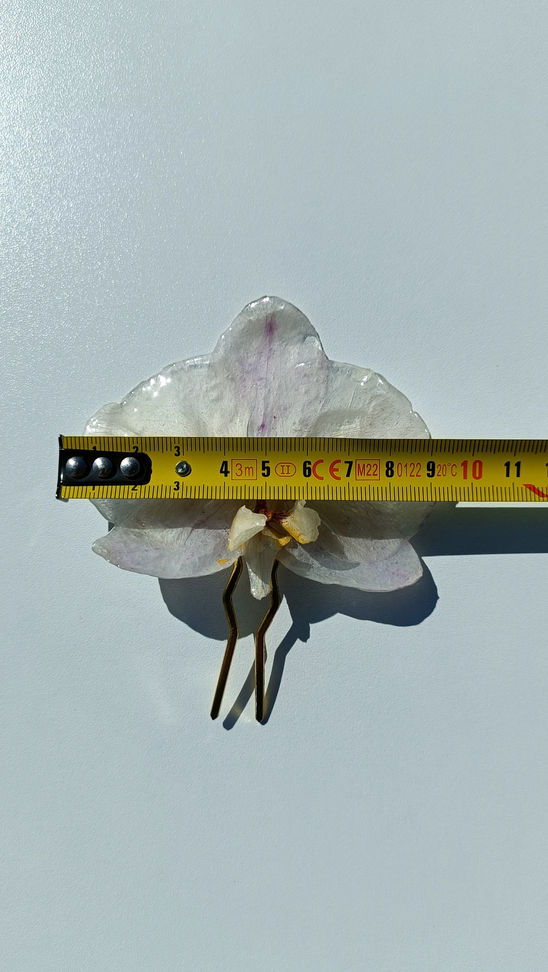 Clamă realizată cu Orhidee Phalaenopsis naturală  - accesorii nuntă - ornamente de păr de nuntă - ornamente de păr mireasă - Artynos.ro