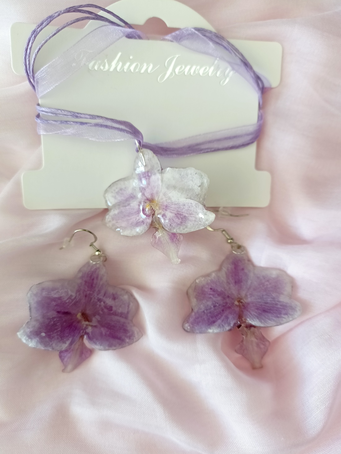 Set din mini Orhidee Phalaenopsis  - bijuterii - cercei - cercei din rășină - Artynos.ro