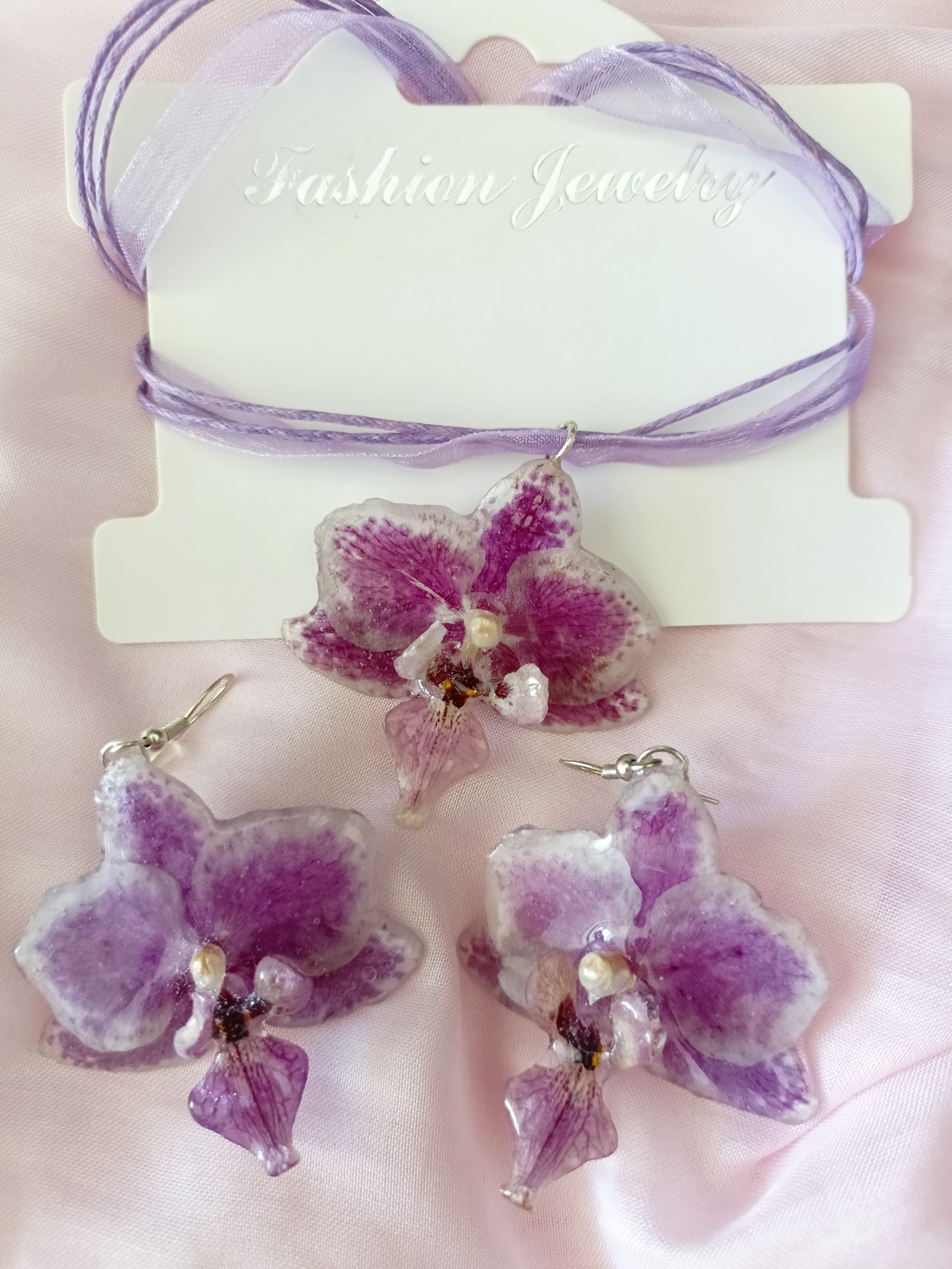 Set din mini Orhidee Phalaenopsis  - bijuterii - cercei - cercei din rășină - Artynos.ro