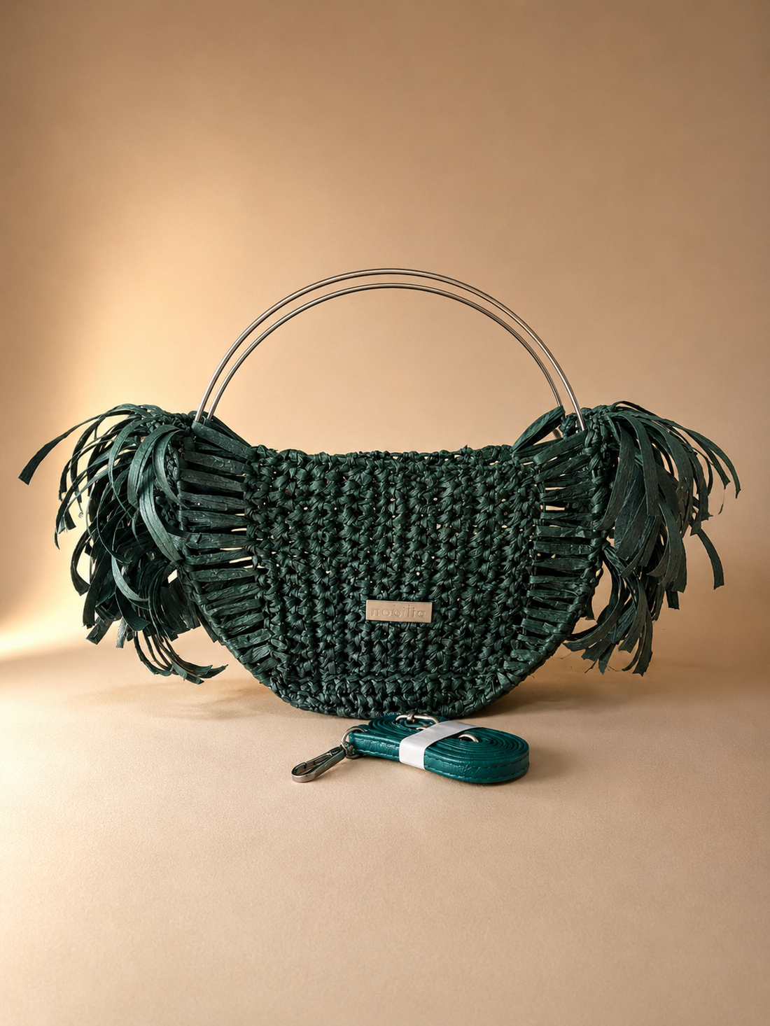 Geantă handmade croșetată verde închis cu franjuri și mânere metalice - genți și portofele - genți de mână și umăr - geantă casual - Artynos.ro
