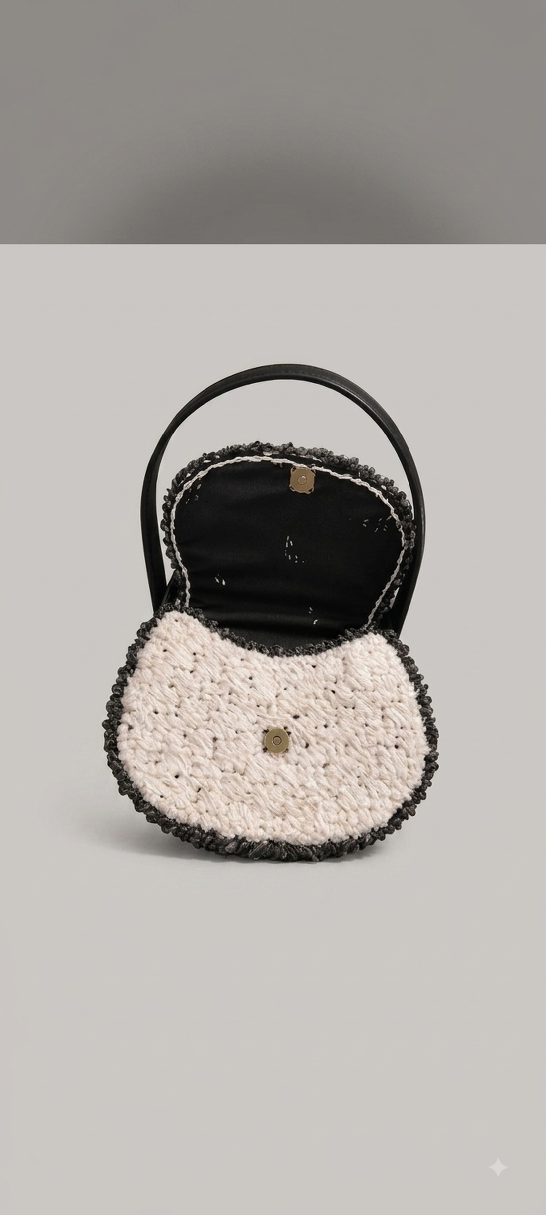 Geantă handmade croșetată alb-negru cu model geometric � NomiS - genți și portofele - geantă pentru cumpărături - săculeț de pâine - Artynos.ro