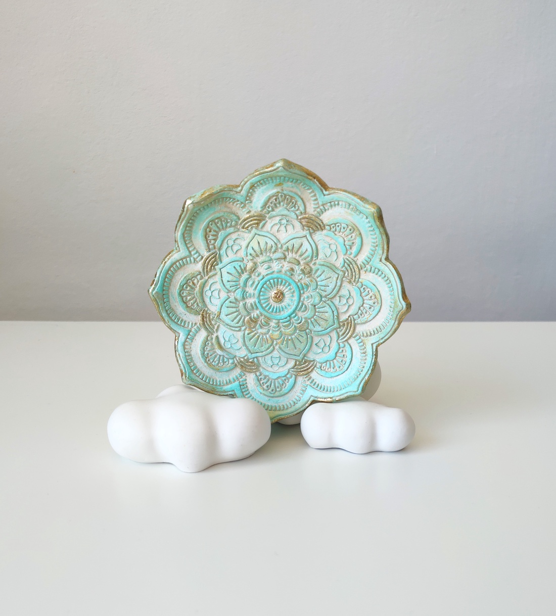 Farfurie decortivă Mandala turcoaz - bijuterii - suporturi și cutii de bijuterii - stand bijuterii - Artynos.ro