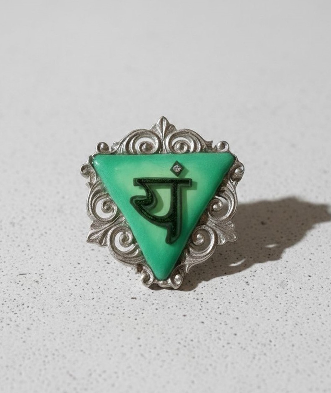 Broșă Artizanală Anahata � Simbolul Chakrei Inimii  - bijuterii - broșe - Artynos.ro