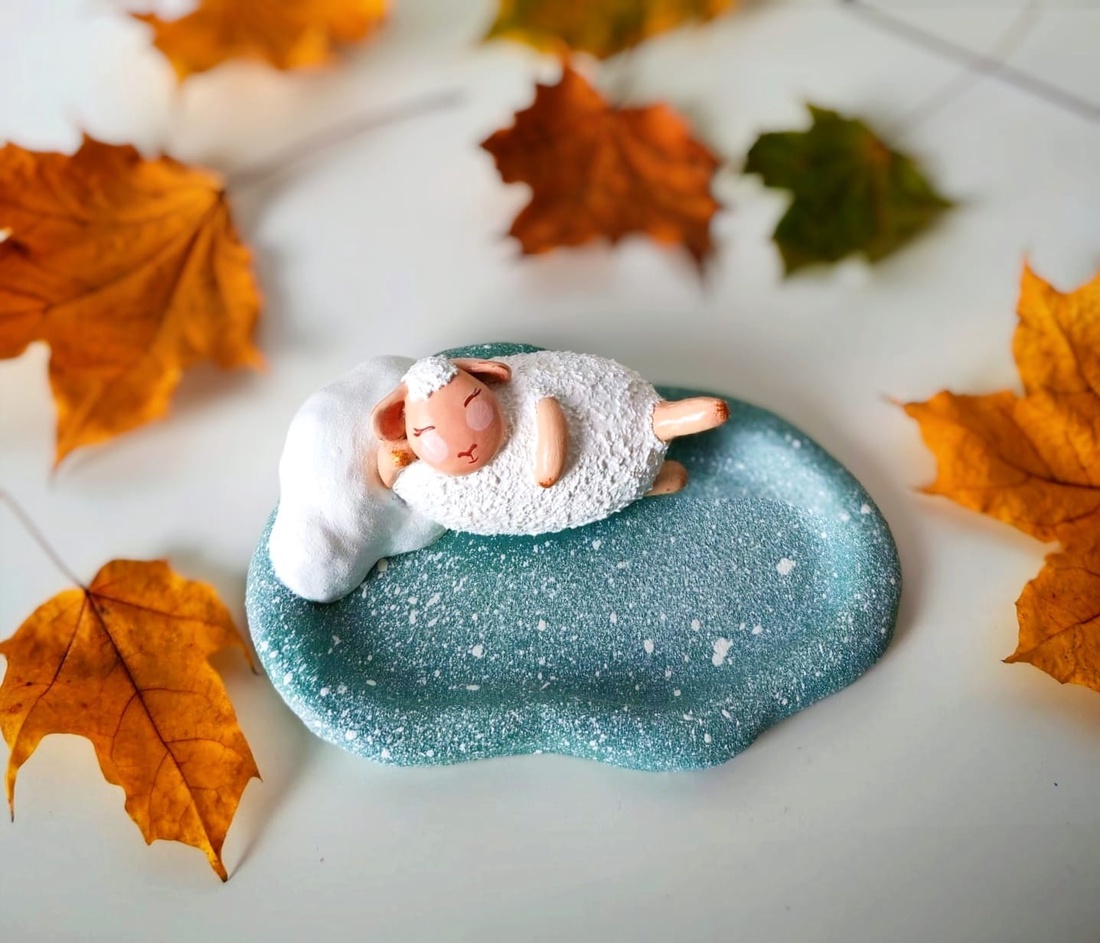 Suport Bijuterii Oiță tolănită pe nor - bijuterii - suporturi și cutii de bijuterii - stand bijuterii - Artynos.ro