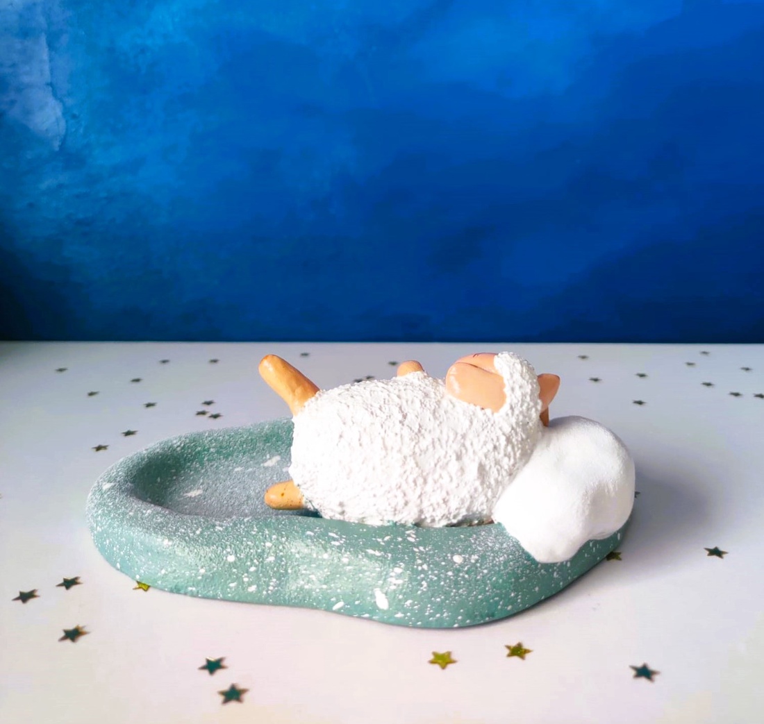 Suport Bijuterii Oiță tolănită pe nor - bijuterii - suporturi și cutii de bijuterii - stand bijuterii - Artynos.ro