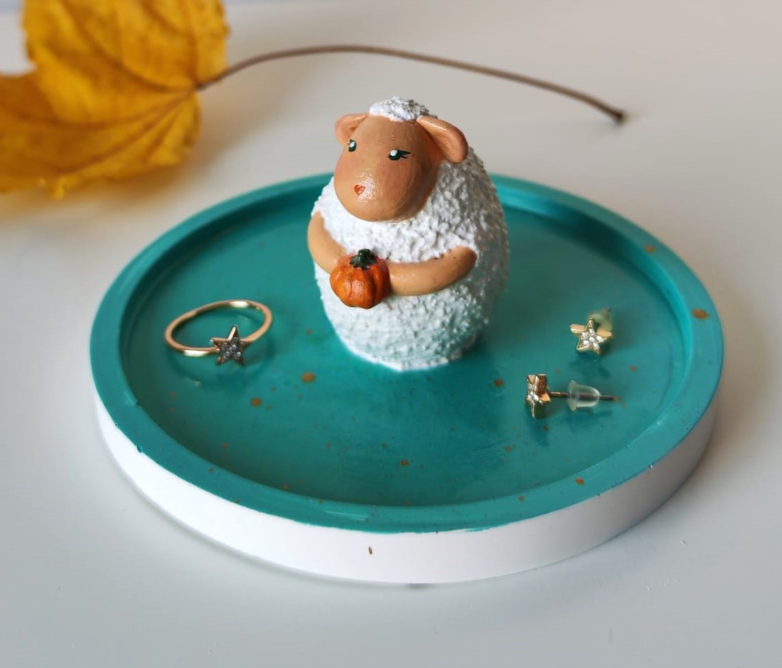 Suport bijuterii Oiță cu Dovleac 1 - bijuterii - suporturi și cutii de bijuterii - stand bijuterii - Artynos.ro